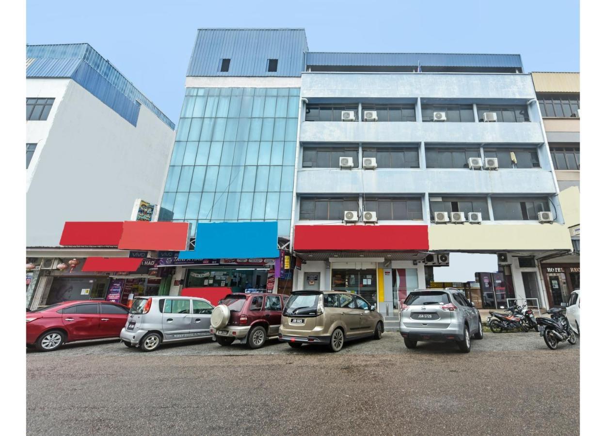 Oyo 90544 M&H Hotel Pengerang Eksteriør bilde